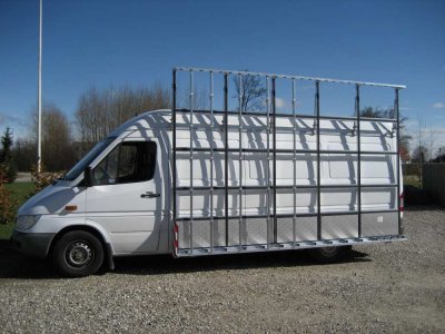 4-mercedes-sprinter-glassrack.jpg